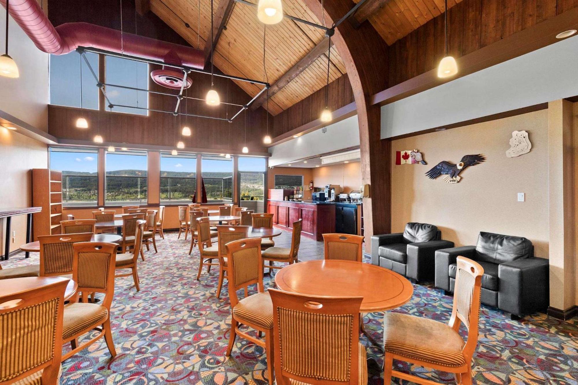 Coast Fraser Inn Уильямс-Лейк Экстерьер фото